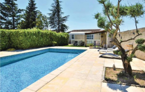 One-Bedroom Holiday Home in Robion, Robion